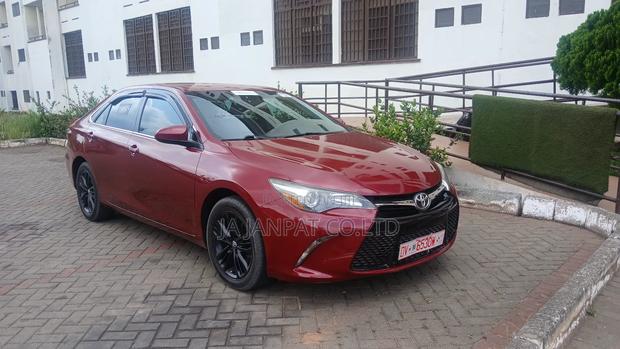 Toyota Camry SE 4dr Sedan (2.5L 4cyl 6A) 2016 Red photo 3