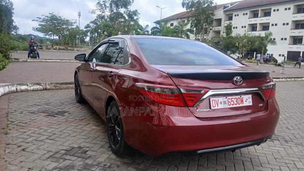 Toyota Camry SE 4dr Sedan (2.5L 4cyl 6A) 2016 Red photo 5