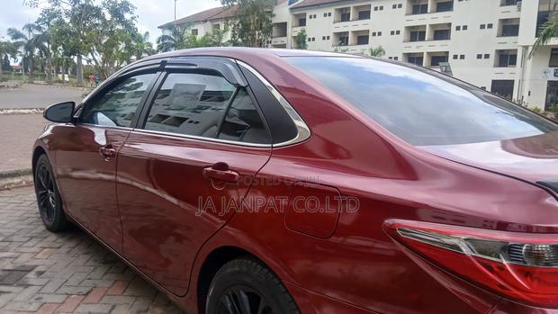 Toyota Camry SE 4dr Sedan (2.5L 4cyl 6A) 2016 Red photo 6