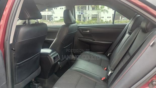 Toyota Camry SE 4dr Sedan (2.5L 4cyl 6A) 2016 Red photo 7