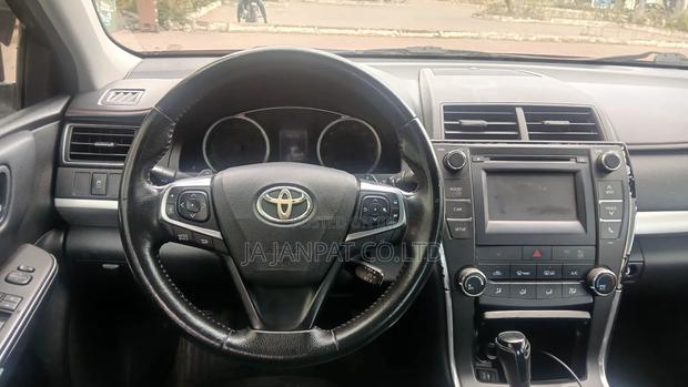 Toyota Camry SE 4dr Sedan (2.5L 4cyl 6A) 2016 Red photo 10