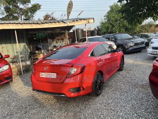 Honda Civic 2019 Red photo 7