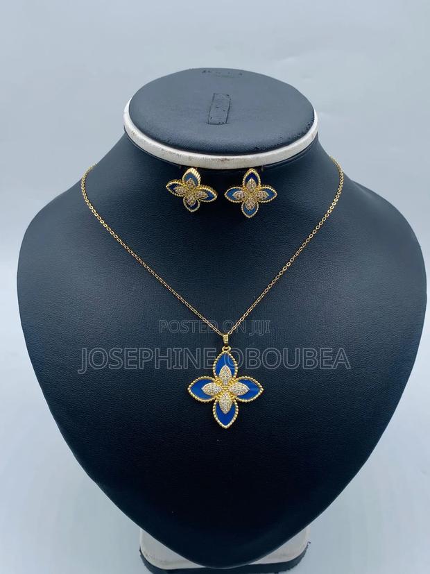 Stainless Steel Necklace With Earrings photo 2