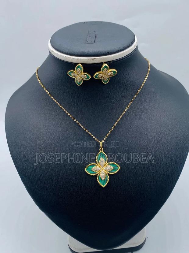 Stainless Steel Necklace With Earrings photo 3