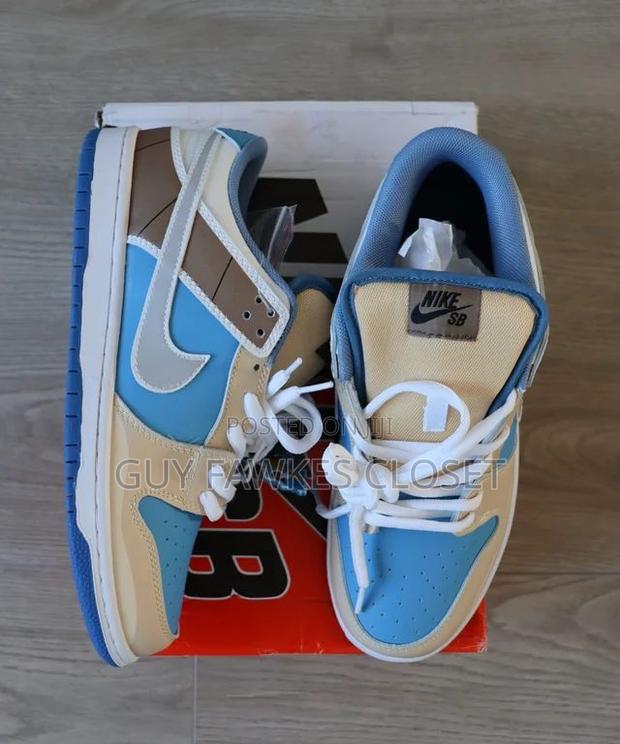 Nike Dunk Low Blastoise · Photo 4