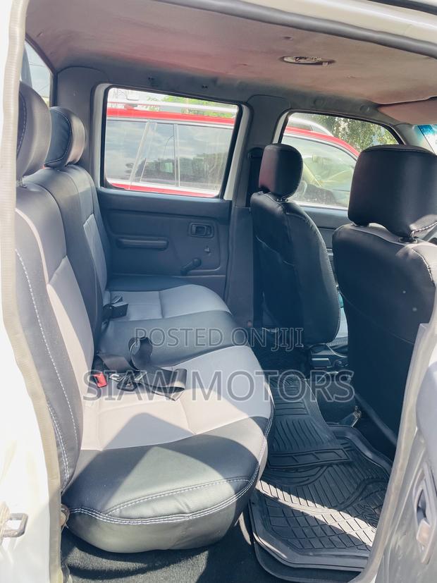 Nissan Hardbody 2019 White