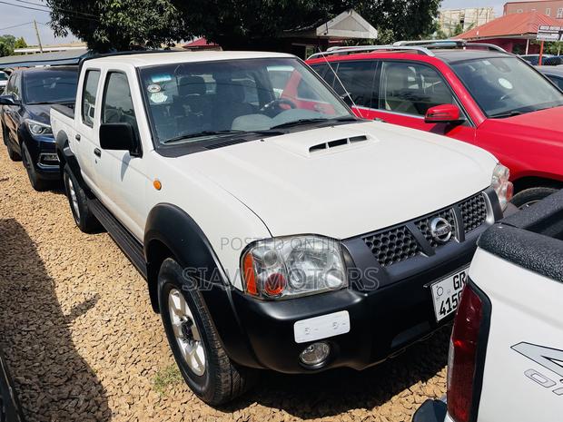 Nissan Hardbody 2019 White