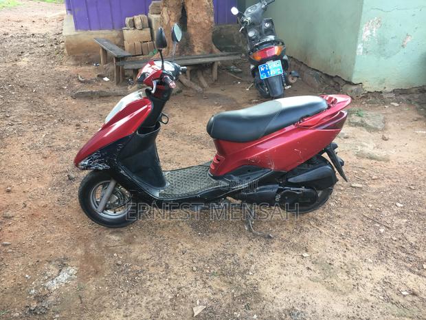 Yamaha Crux 2025 Red