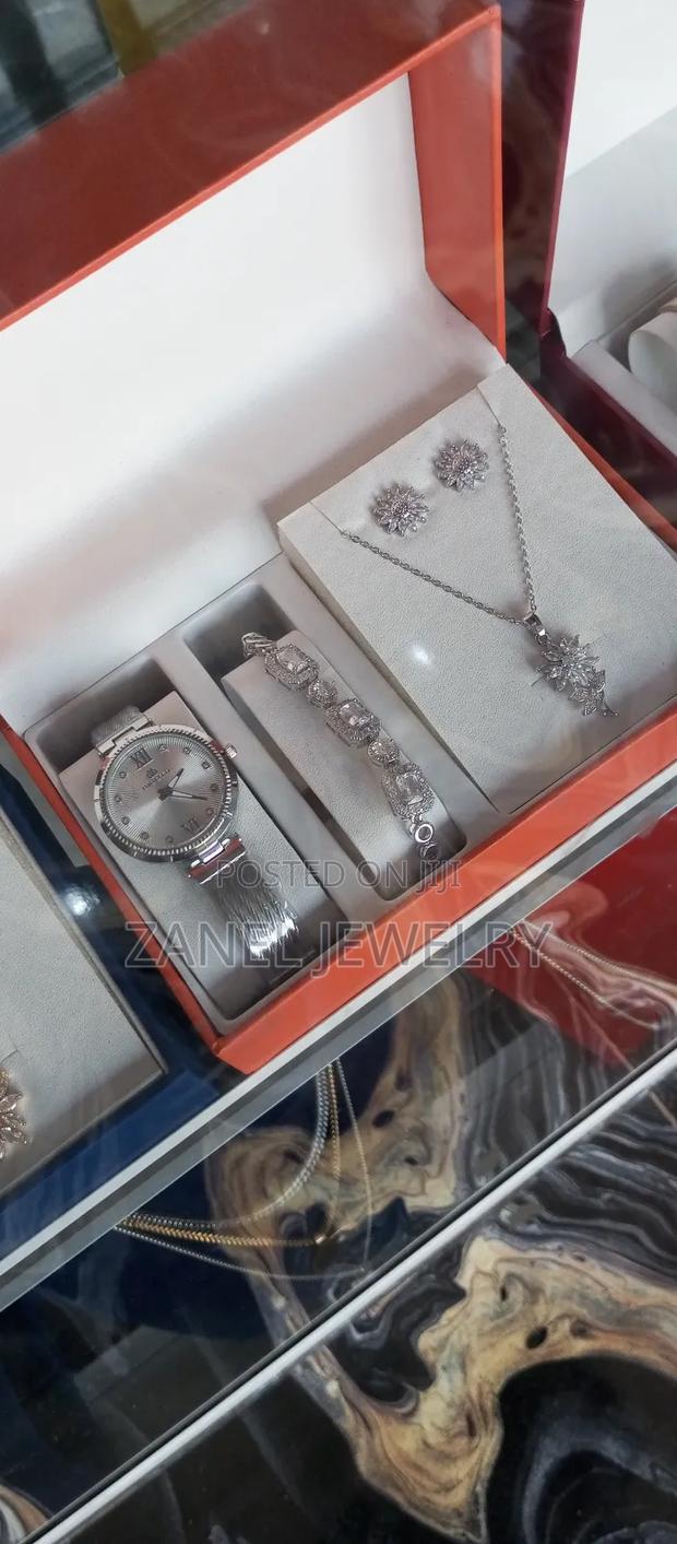 3 in 1 Ladies Jewelry Set · Photo 3