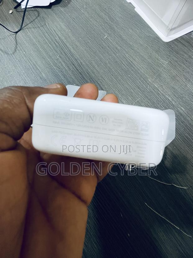 Apple 70w Usb-C Power Adapter Mqln3 photo 2
