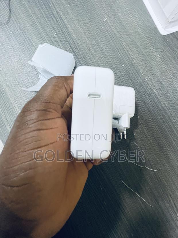 Apple 70w Usb-C Power Adapter Mqln3 photo 3