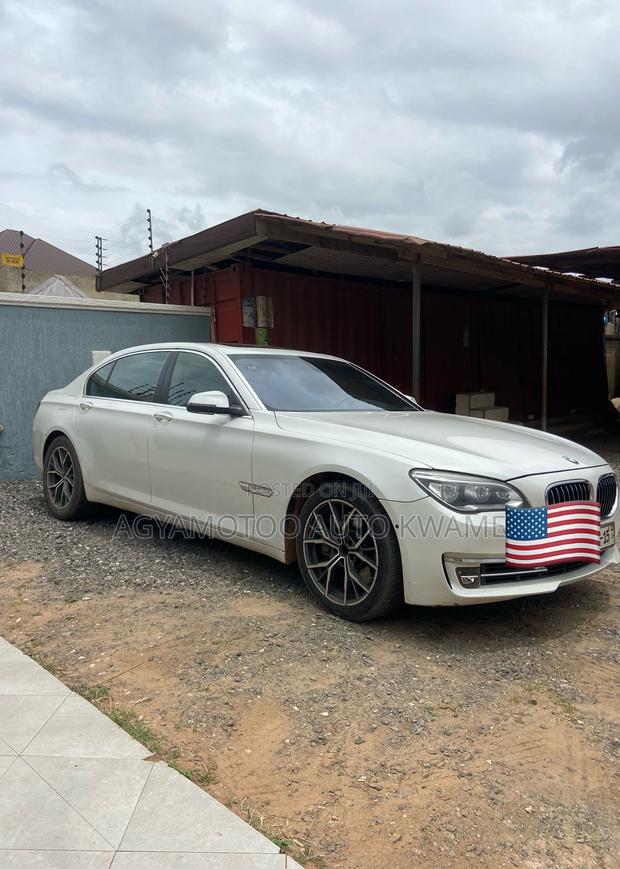 BMW 7 Series 750Li xDrive 4dr Sedan AWD (4.4L 8cyl Turbo 8A) 2014 White · Photo 4