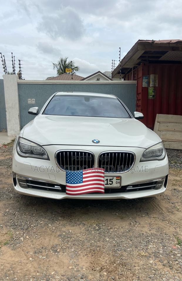 BMW 7 Series 750Li xDrive 4dr Sedan AWD (4.4L 8cyl Turbo 8A) 2014 White · Photo 2