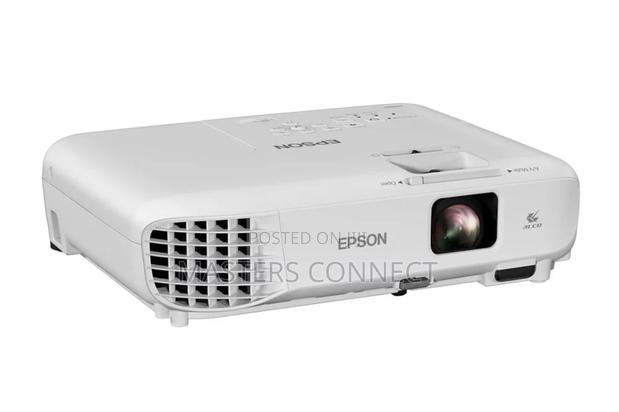 Epson Eb-w06 3700 Lumens Wxga 3lcd Projector · Photo 1