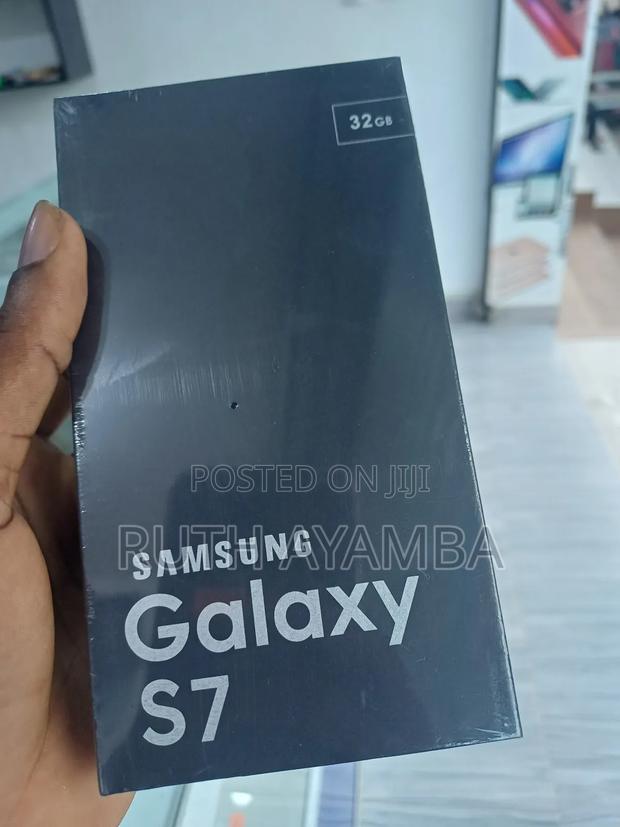 New Samsung Galaxy S7 32 GB Black · Photo 3