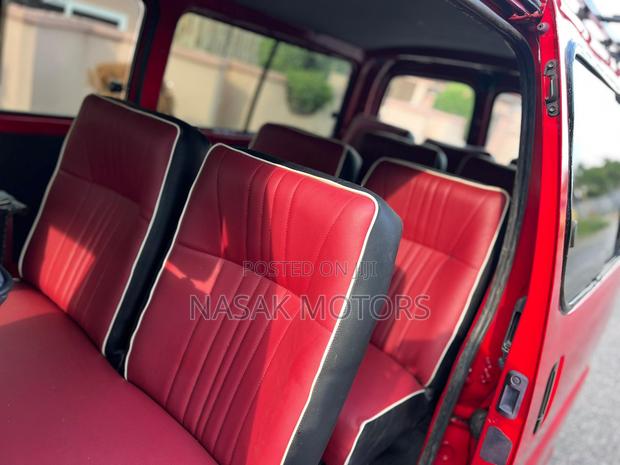 Toyota HiAce 2005 Red photo 5