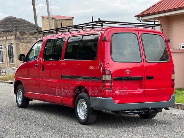Toyota HiAce 2005 Red photo 8