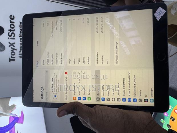 Apple iPad 10.2 (2020) 32 GB Gray