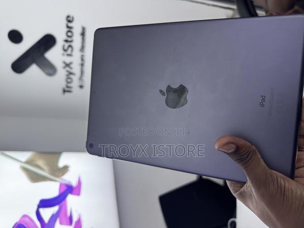 Apple iPad 10.2 (2020) 32 GB Gray