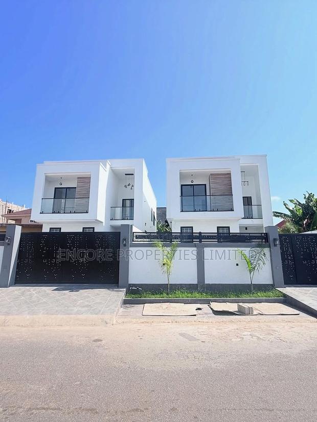 4bdrm House in Encore Properties, Baatsona Total for sale · Photo 1