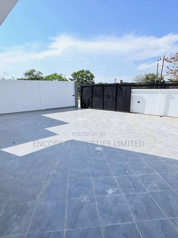 4bdrm House in Encore Properties, Baatsona Total for sale · Photo 4