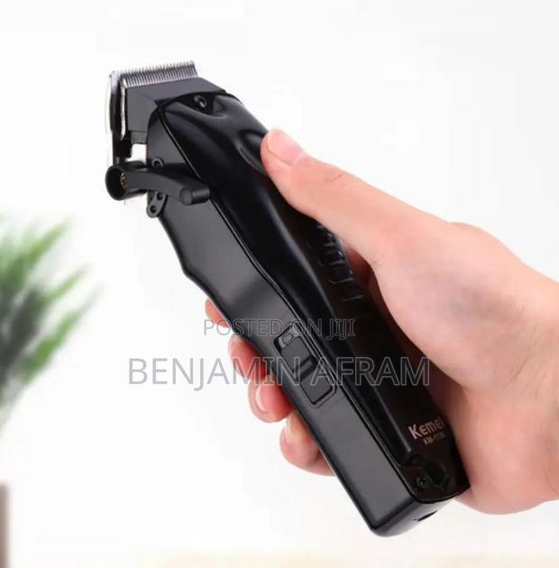 Convenient Barbering Machine. Km-1136 photo 2