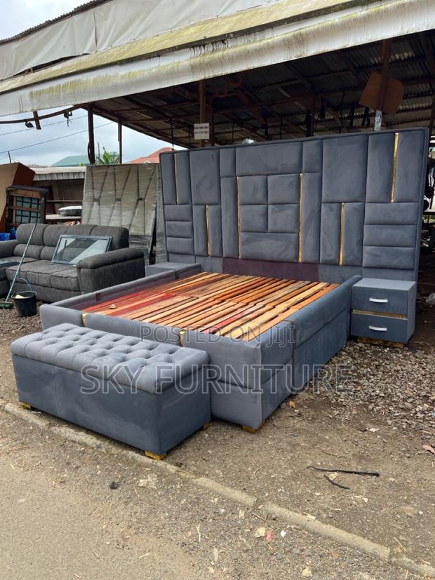 Super Over Size King-Size Bed Frame With 2 Side Drawers Ottoman · Photo 2