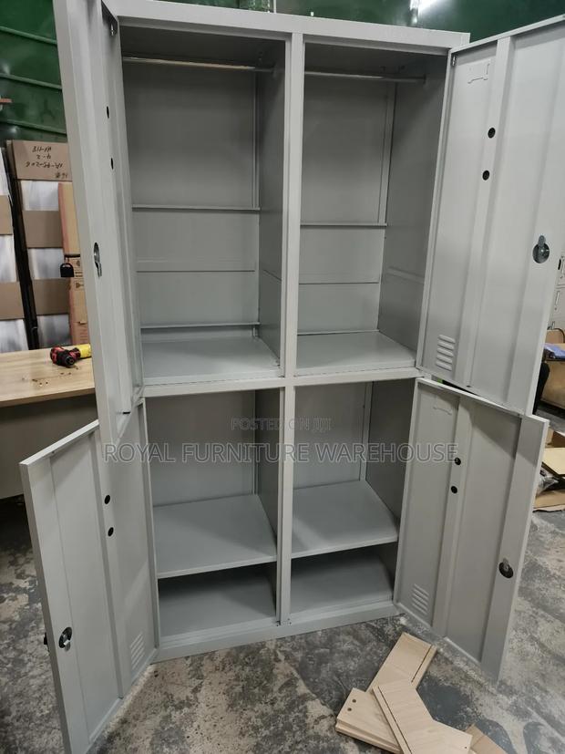 Metallic Four Locked Cabinet · Photo 4