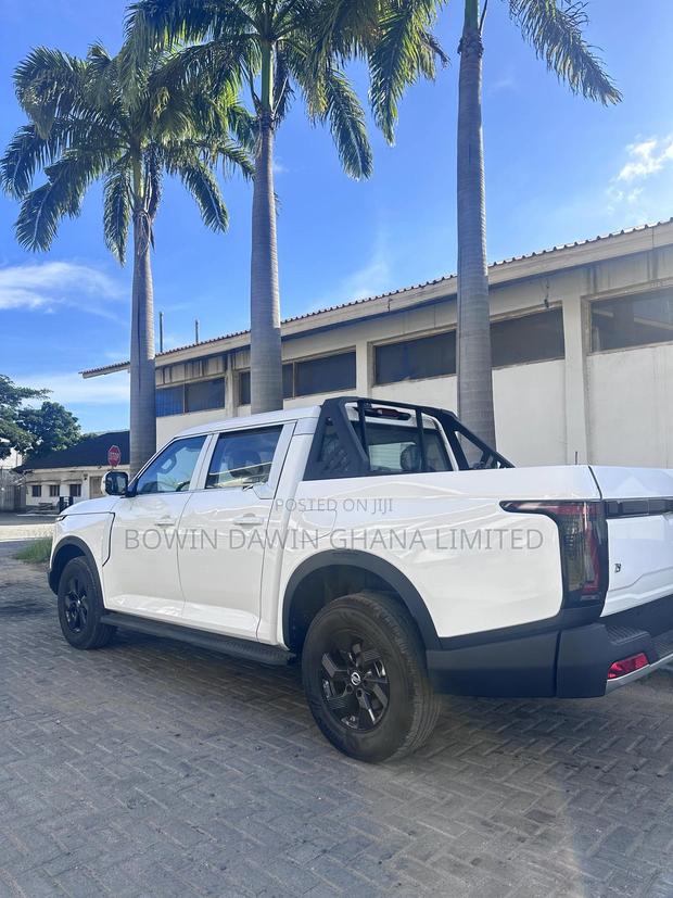 New Nissan Pick-Up 2025 White photo 4
