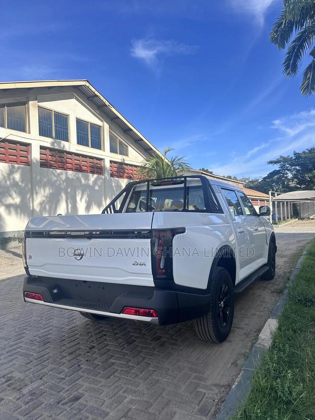 New Nissan Pick-Up 2025 White photo 5