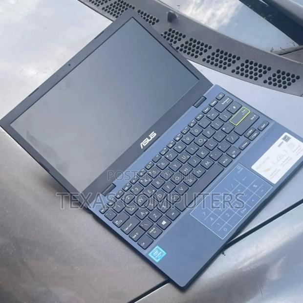 Laptop Asus A42DE 4GB Intel Core I5 SSD 128GB · Photo 4