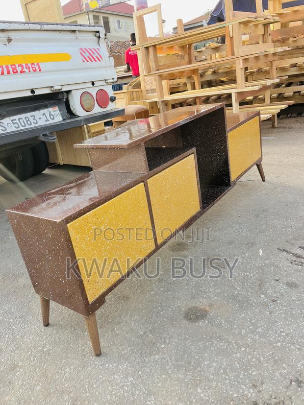 Golden Tv Stand · Photo 3