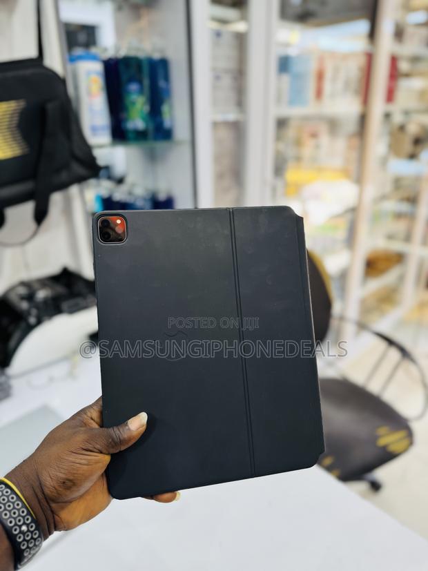 Apple iPad Pro 12.9 (2020) 256 GB Black photo 3