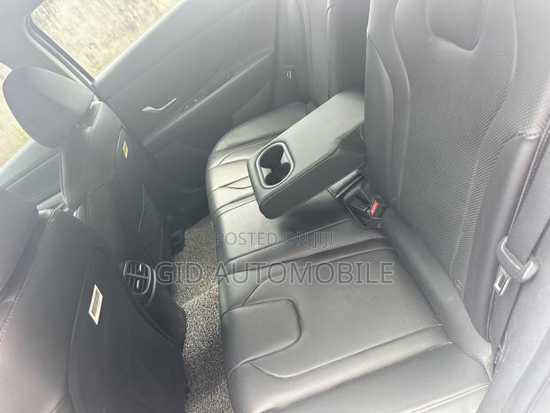 Hyundai Elantra 2021 White