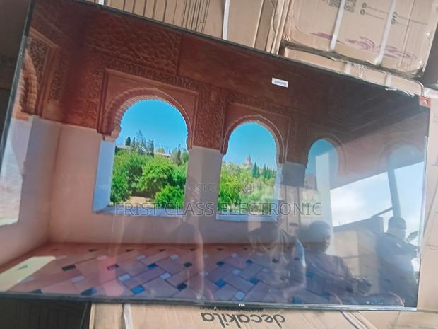 Experience Lifelike Colors on the TCL 55 Inches Smart Display · Photo 3