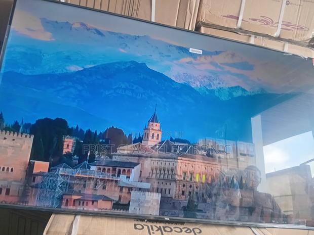 Experience Lifelike Colors on the TCL 55 Inches Smart Display · Photo 4