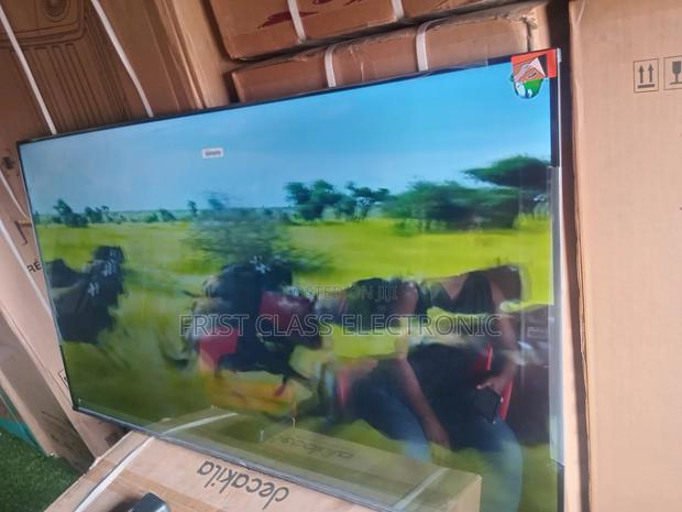 Entertainment Redefined — TCL 55” Smart Tv. · Photo 3