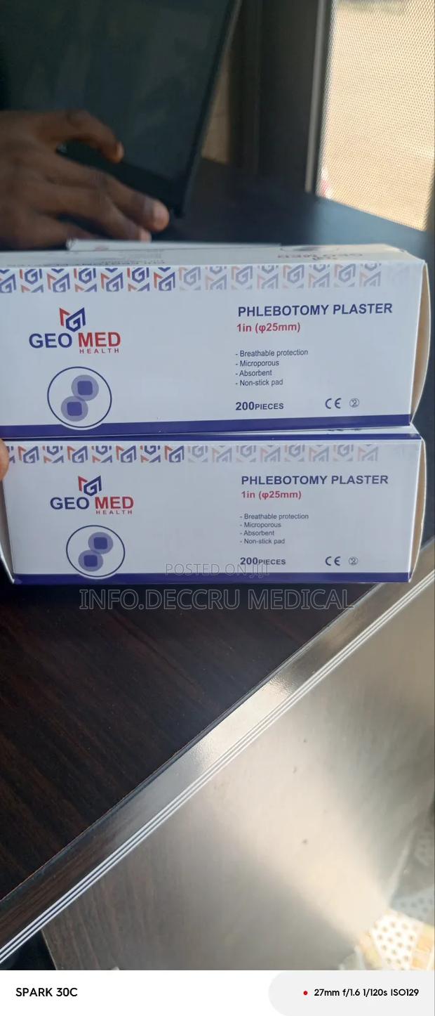 Phlebotomy Wound Plaster · Photo 4