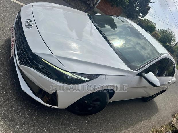Hyundai Elantra 2021 White