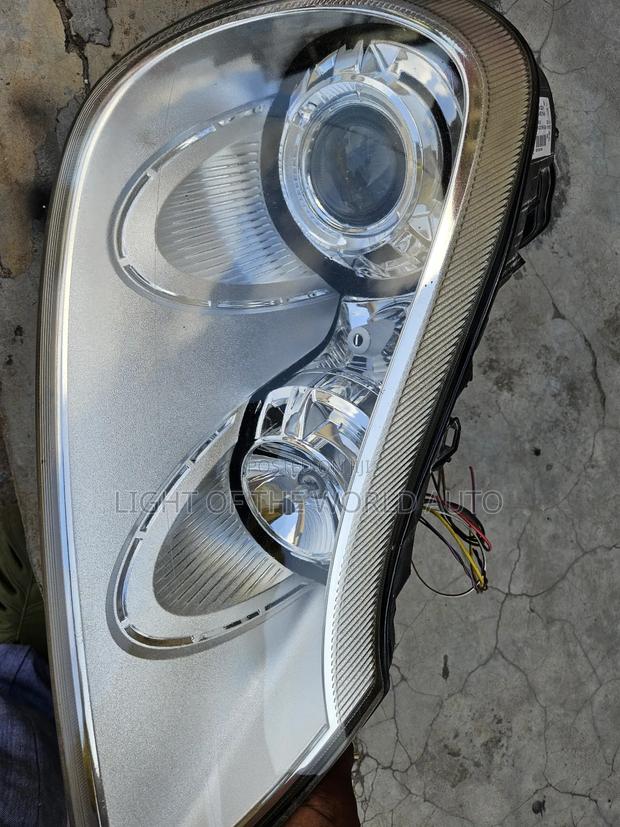 Porsche Cayenne Headlight Charger Type Right Side