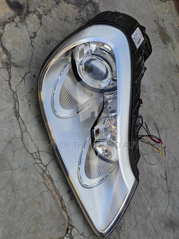 Porsche Cayenne Headlight Charger Type Right Side