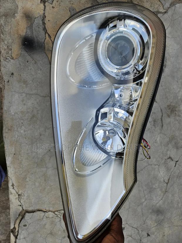 Porsche Cayenne Headlight Charger Type Right Side