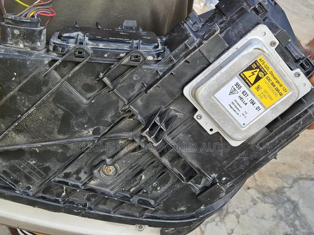Porsche Cayenne Headlight Charger Type Right Side