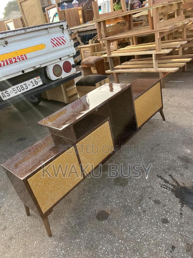 Golden Tv Stand · Photo 4