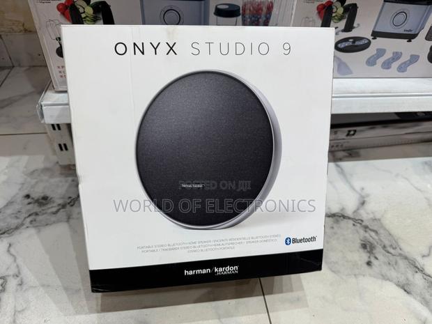 Ultra Modern Sleek Onyx 9 Bluetooth Speaker · Photo 2