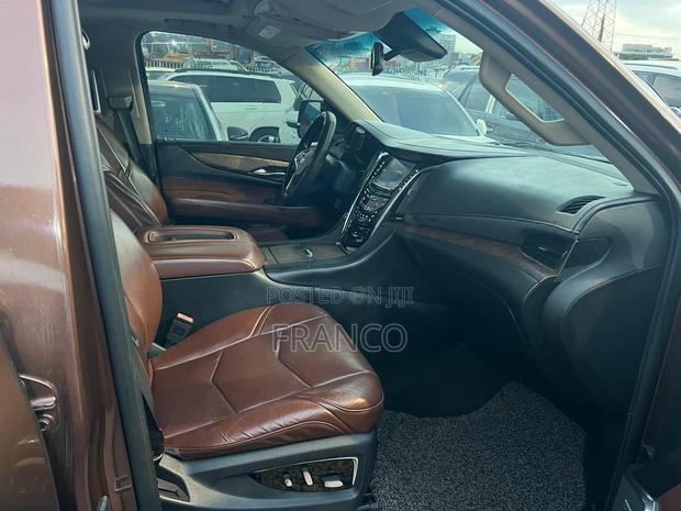 Cadillac Escalade 2017 Brown