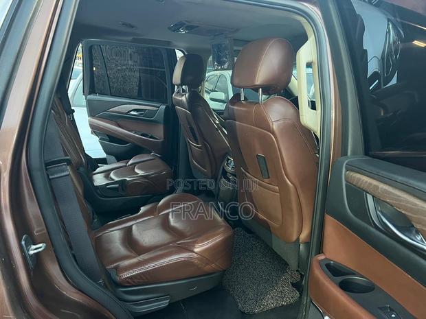 Cadillac Escalade 2017 Brown