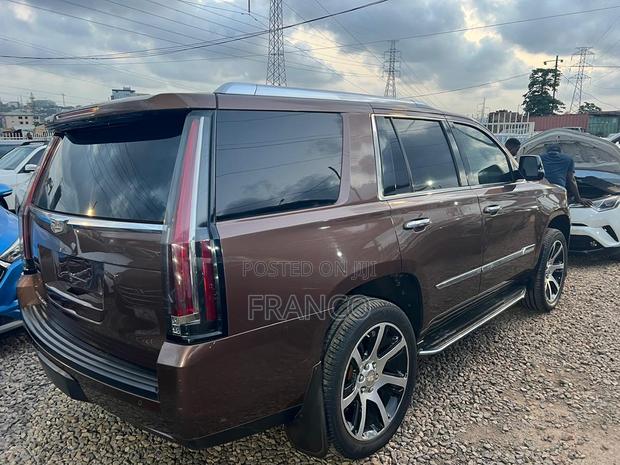 Cadillac Escalade 2017 Brown