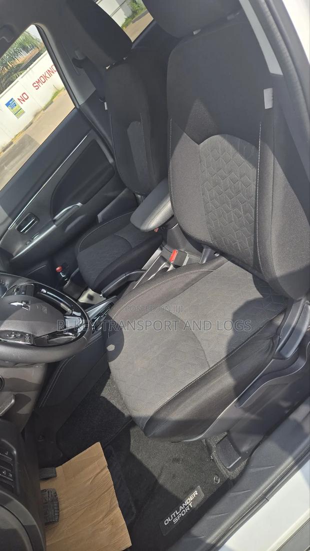 Mitsubishi Outlander Sport SE 2.0 2020 White photo 5