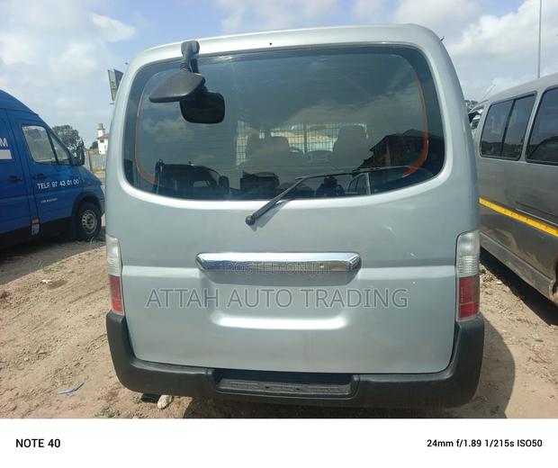 Nissan Caravan (Urvan) 2010 Grey photo 4